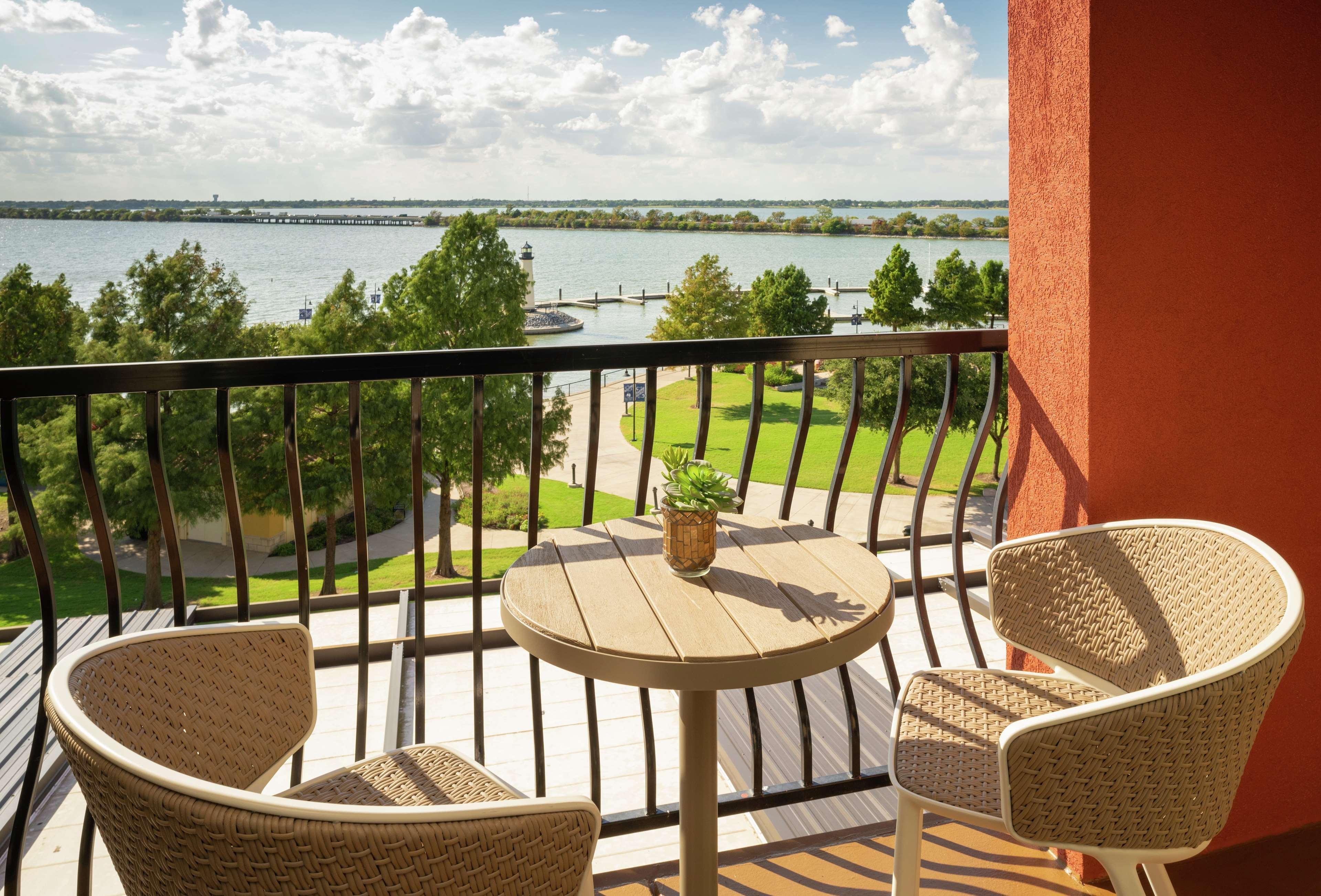 Hilton Dallas/Rockwall Lakefront Hotel Экстерьер фото